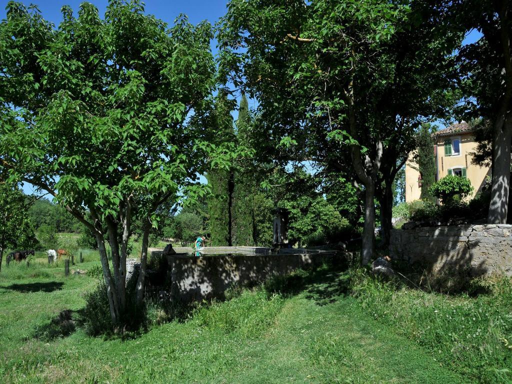 Une Campagne En Provence Bras Bagian luar foto